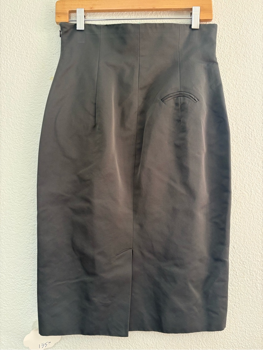 Hoss High-Waist Pencil Skirt with Curved Pocket Detail - Picture 3 of 3